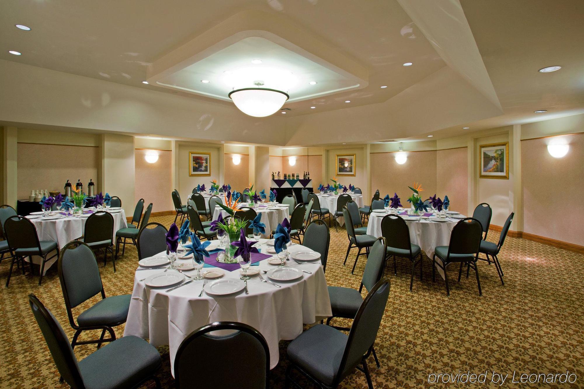 Hilton Garden Inn San Diego Mission Valley/Stadium Restoran gambar